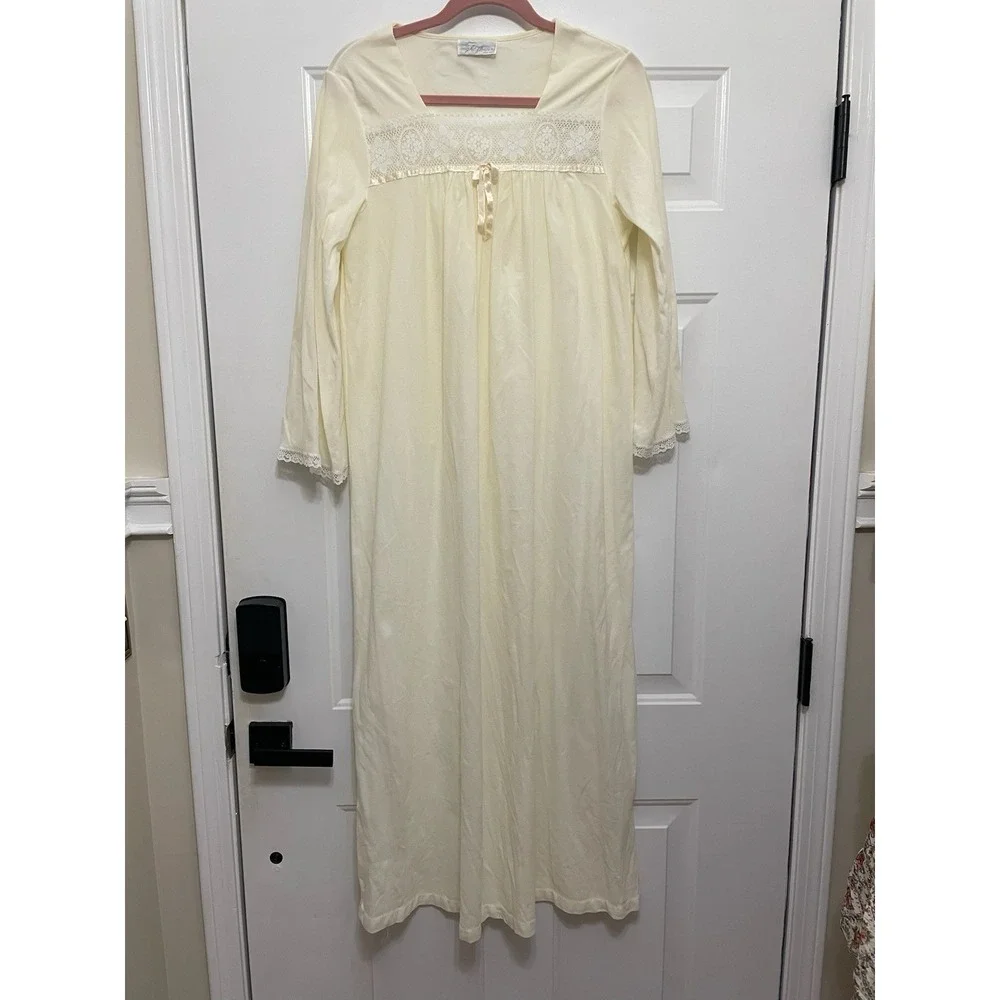 VTG Night Flowers New York Cream Nightgown Size M Prairie Regency Romance